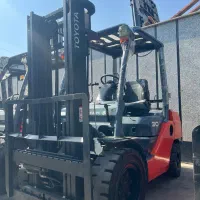 لیفتراک ۳ تن تویوتا سری ۸ اف مدل ۲۰۲۱ دوگانه در حد