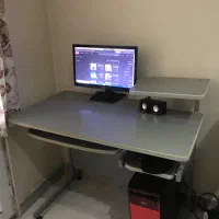 کیس به همراه مانیتور