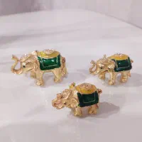 دکوری و مجسمه قو، ست تزئینی امارات