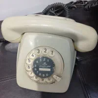 تلفن قدیمی.