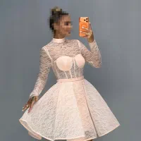 خانم فروشنده ماهر و با سابقه فروشندگی