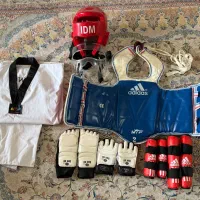 هوگو و لوازم تکواندو