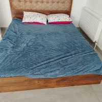 تخت و میز ارایش
