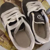 کفشهای کاملا سالم فقط یبارپوشیده شده