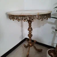 میز و گلدان برنجی