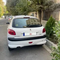 ۲۰۶ سقف شیشه ۱۴۰۱