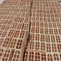 کارگر مصالح ساختمانی تخلیه