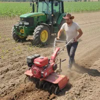 تیلر زنی،سمپاشی و کود دهی باغ با قیمت منصفانه