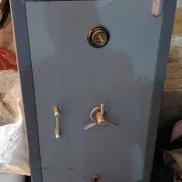 تجهیزات پروتئینی مرغ و ماهی فروشی .