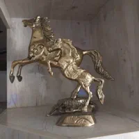 مجسمه برنجی