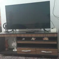 میز و تلویزیون سامسونگ ال ای دی ۴۰اینچ|تلویزیون و پروژکتور|کوچصفهان, |دیوار