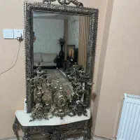 آینه و شمعدان برنجی