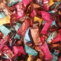 شکلات خرمایی مغزدار با 7 طعم مختلف