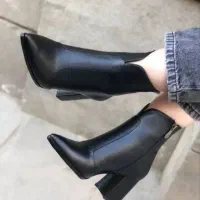 ارزانسرای کفش در خانه کفش