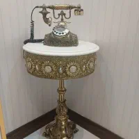میز و تلفن برنز