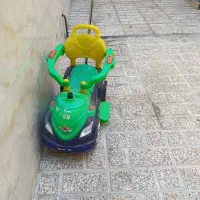 ماشین بچه فقط ۳۰۰|اسباب‌بازی بچه|اسلام‌شهر, شهرک سالور|دیوار