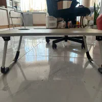 میز تحریر تاشو زیمینی ۴۸ در ۶۸