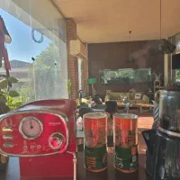 کار در کافه