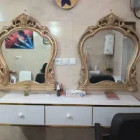 دو عدد آینه و کمدوصندلی اصلاح بفروش میرسد