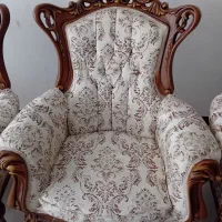 مبلمان سلطنتی با میز ناهار خوری