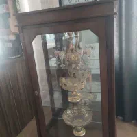 ویترین  چوبی کلاسیک