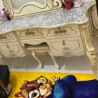میزدراور و آینه