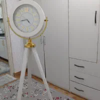 ساعت ایستاده