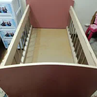 تخت کودک. قابل جمع شدن|تخت و صندلی بچه|بروجن, |دیوار