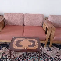 مبل در حد نو محکم وچوب ترک