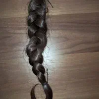 موی کاملا طبیعی بدون رنگ وآسیب موی دختر نوجوان