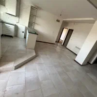 فروش واحد ۸۵ در شهرک صدرا داخلی تمیز