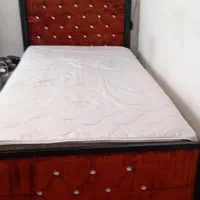 تخت و خوشخواب