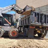 حمل ماسه نخاله خاک سنگ ورقه ای با بابکت و ایسوزو|خدمات حمل و نقل|دماوند, گیلاوند|دیوار