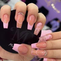 خدمات کاشت و ترمیم و اموزش ناخن با12سال سابقه کار|خدمات آرایشگری و زیبایی|شیراز, شهرک سراج|دیوار