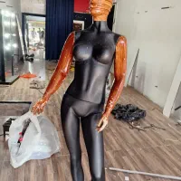 مانکن زنانه