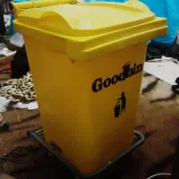 سطل آشغال برند گودبین فقط ۲۵۰ بیرون ۸۰۰ هست
