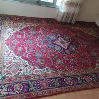 یک تخته فرش دستبافت ۹متری وچهارفرش دستبافت ۶متری