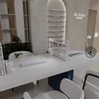 استخدام فوری ناخنکار و مژه کار با حقوق بالا