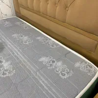 تخت و میز آرایش در حد نو|تخت و سرویس خواب|چابهار, |دیوار