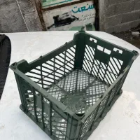 کار در انبار تفکیک و جمع اوری سبد پلاستیکی