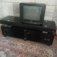 تلویزیون ومیز