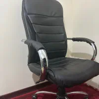 صندلی کامپیوتر در حد نو