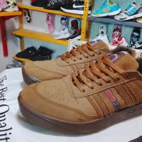 کفش کار و کوهنوردی چرم درجه۱|کیف، کفش، کمربند|کامیاران, |دیوار