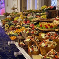 میزآرایی و فینگرفود با ۸ سال سابقه