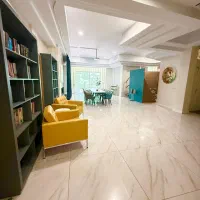 ویلامستقل270متر در 2 طبقه 3 پارکینگ.بازسازی شده