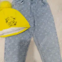 شلوار لی و کلاه در حد نو مناسب ۲،۳سال باهم 70