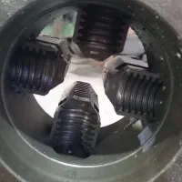 چهار نظام نامنظم|ماشین‌آلات صنعتی|باسمنج, |دیوار