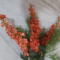 ۳شاخه گل خارجی و ۲شاخه سبز