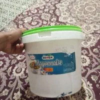 سطل خرمایی و بشکه آب