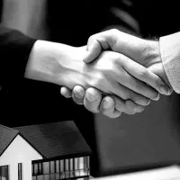 زمین مسکونی ۱۳۰متر دربهترین لوکیشن شهر خ ادیب